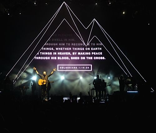 4-Hillsong_Hollywood_Bowl_2013 Hillsong United - Mountain Screen Lyrics