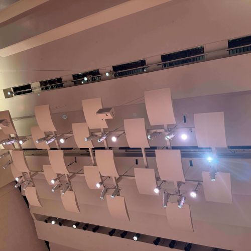 comstock-auditorium-suspended-lighting-cloud comstock-auditorium-suspended-lighting-cloud