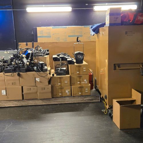 union-theater-stage-lighting-equipment-preparation union-theater-stage-lighting-equipment-preparation